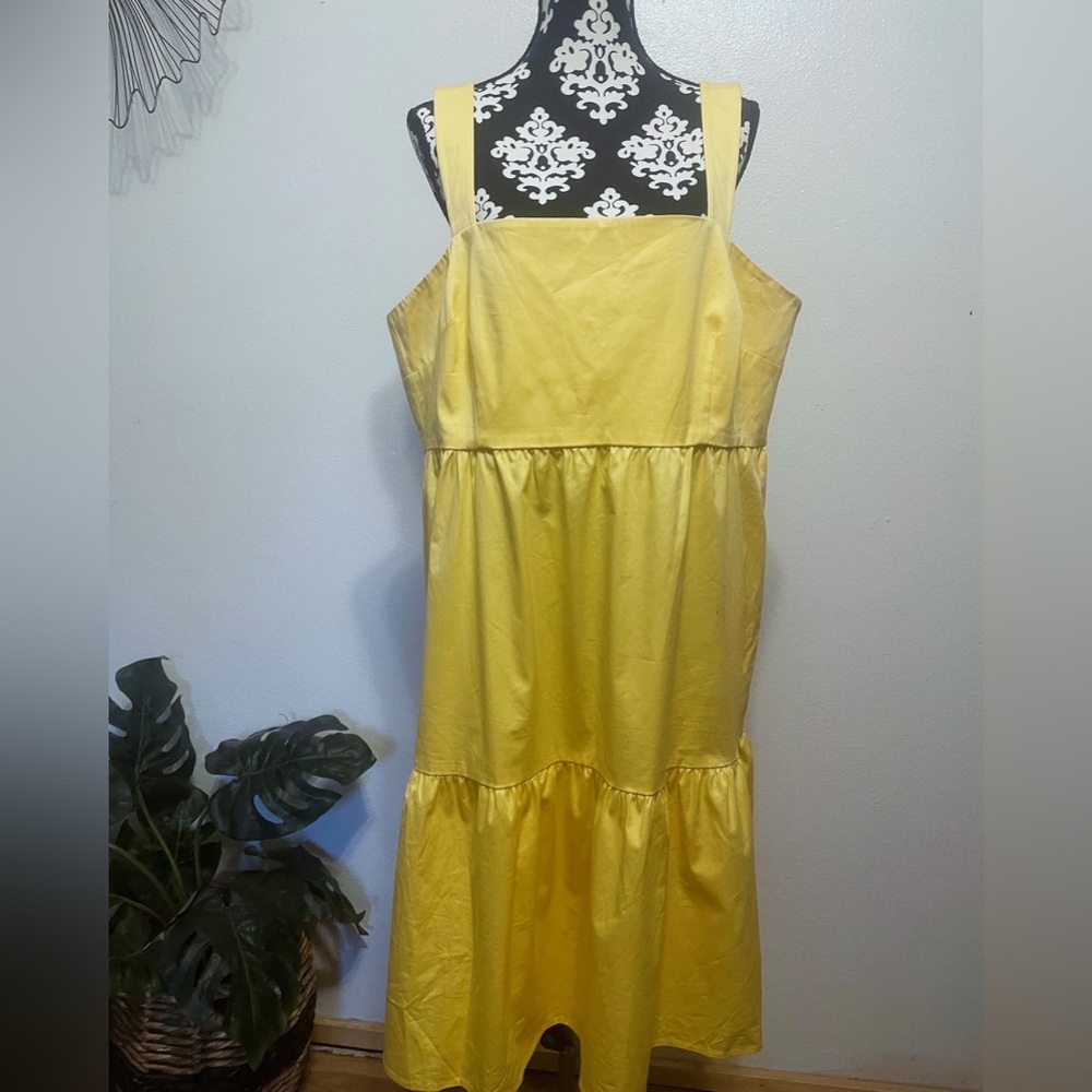 Yes, she’s canary yellow and she’s a size 20.